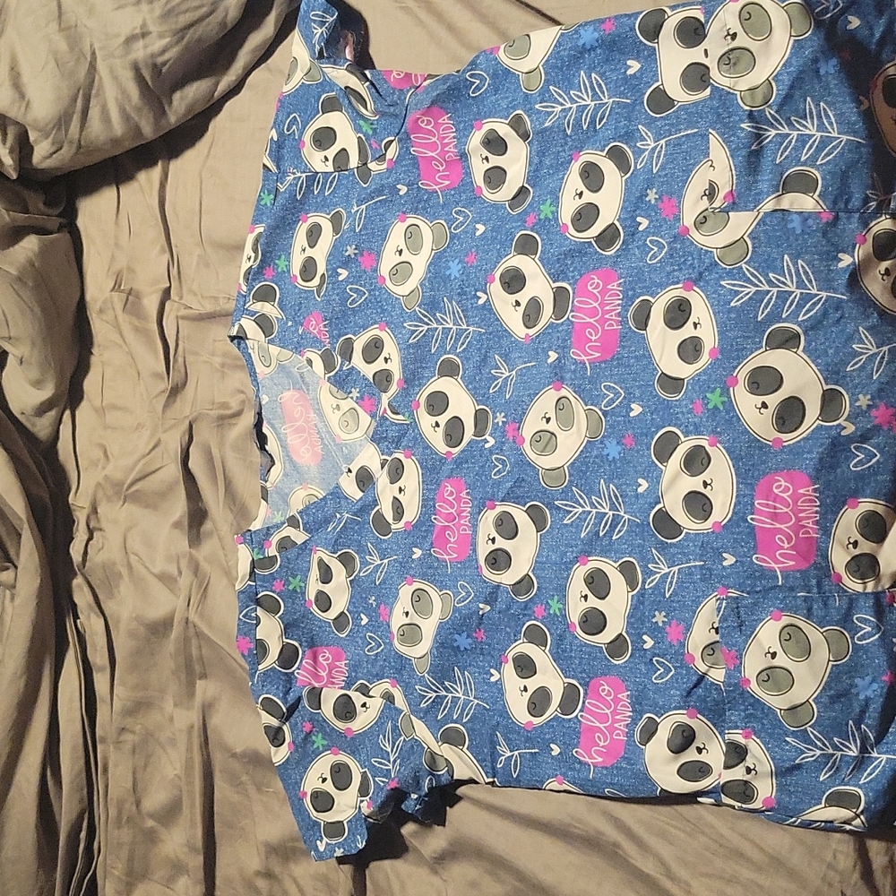 Size large short sleeve scrub top